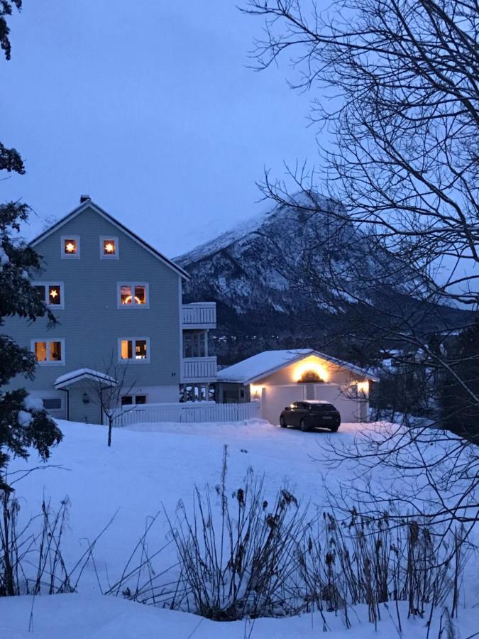 Apartment Dreamvalley Isfjorden Exterior photo