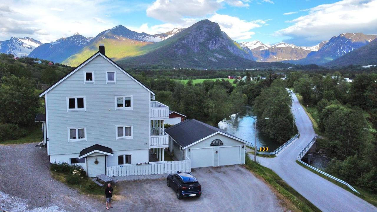 Apartment Dreamvalley Isfjorden Exterior photo