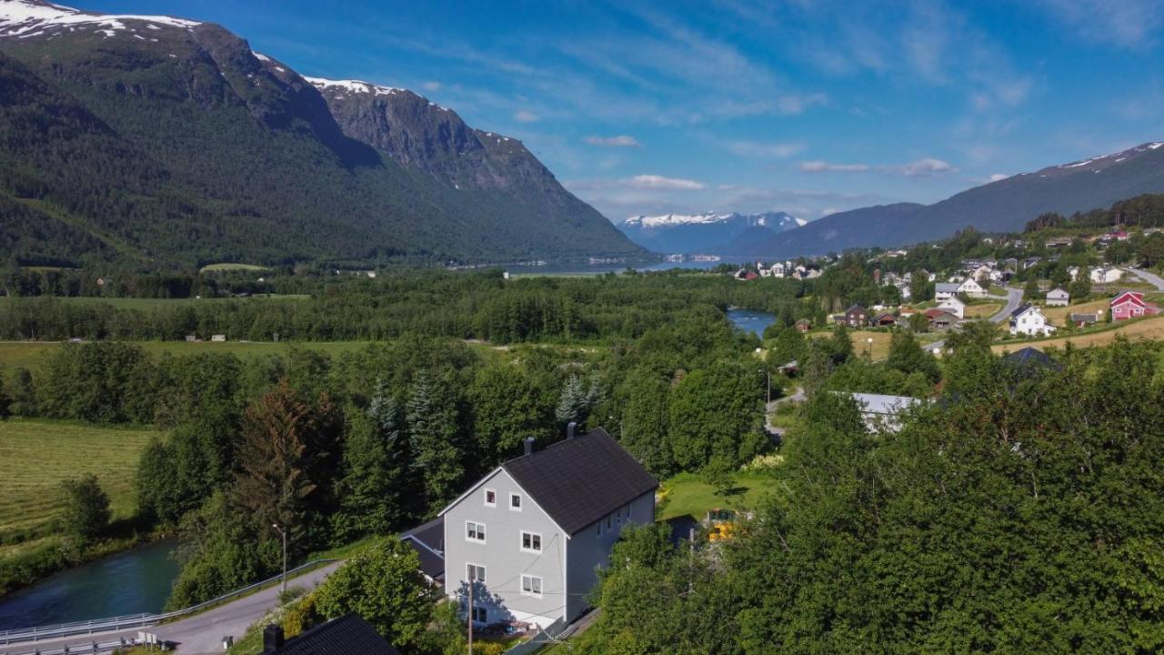 Apartment Dreamvalley Isfjorden Exterior photo