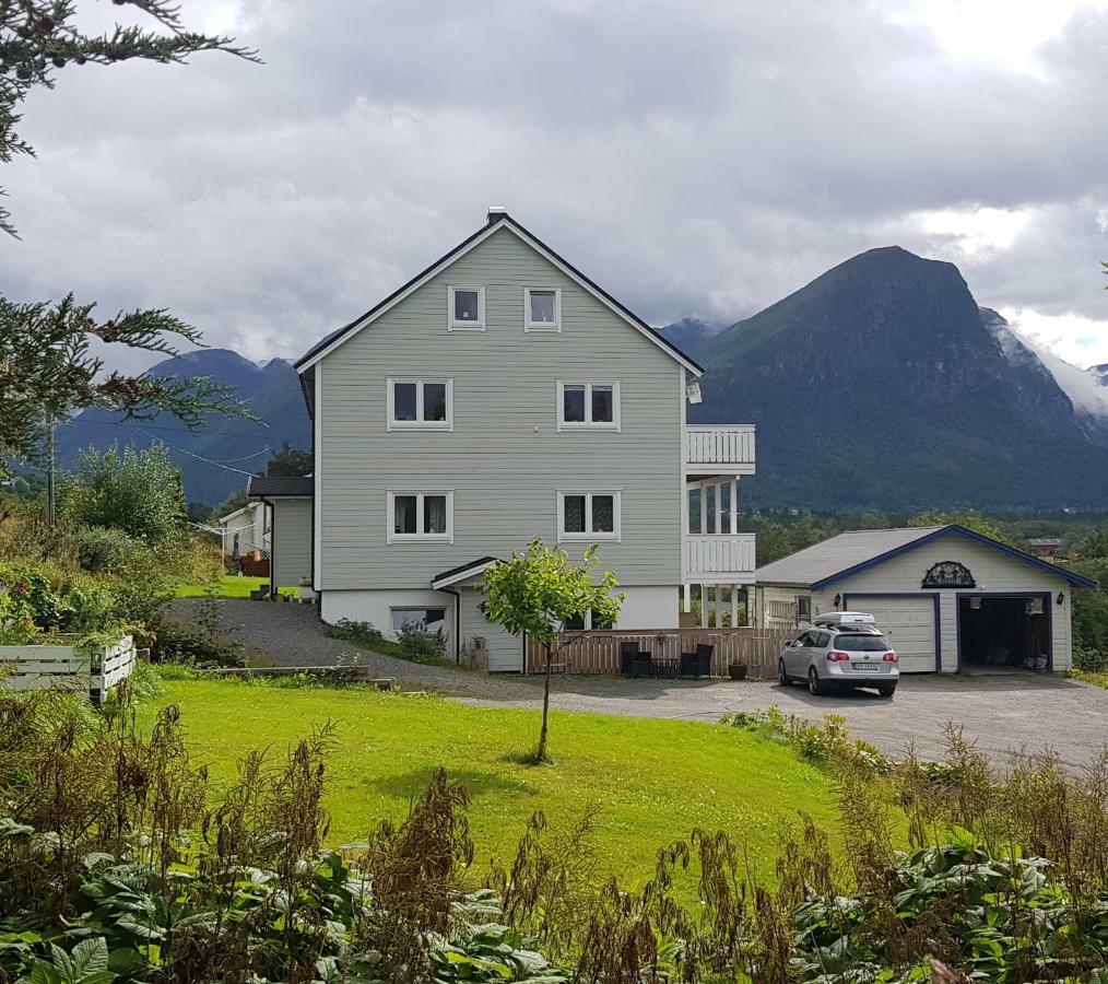 Apartment Dreamvalley Isfjorden Exterior photo
